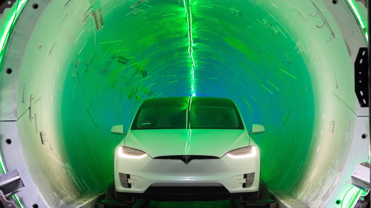 Do vesmíru a do podzemí. Elon Musk hloubí tunely pod Las Vegas